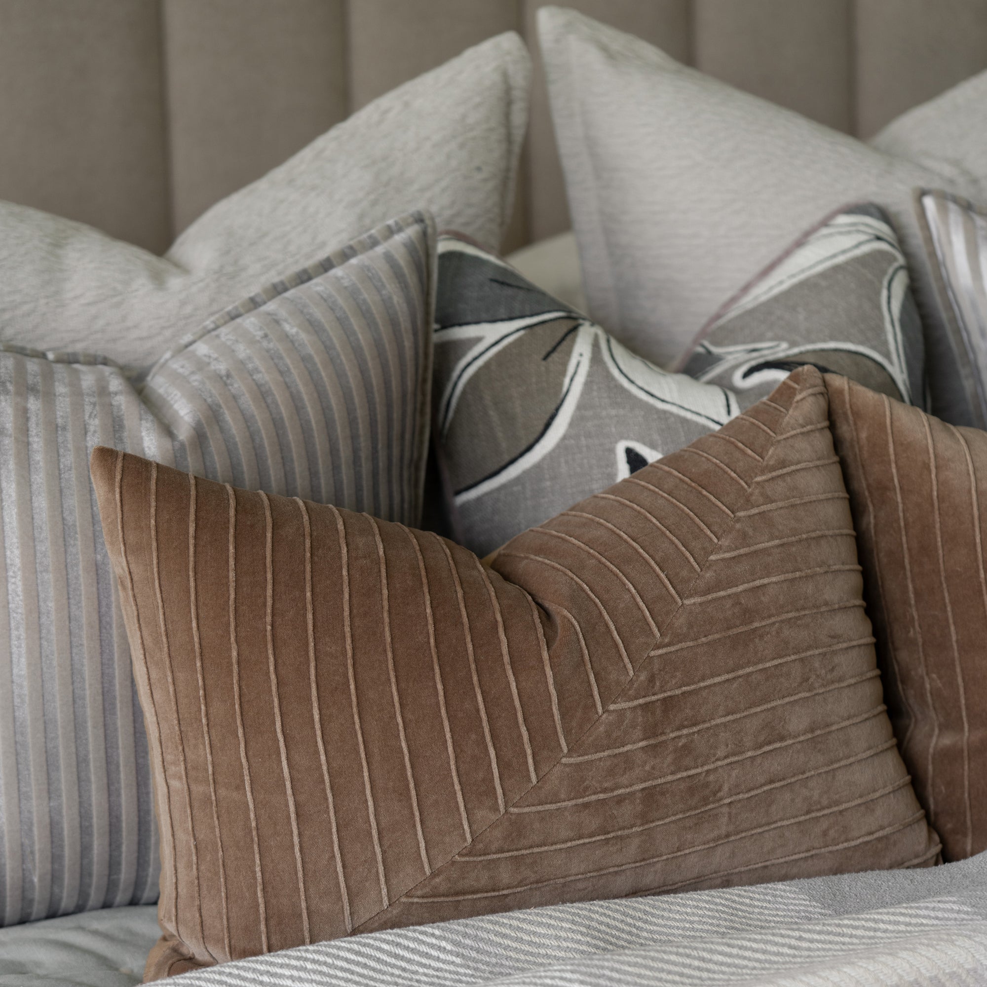 The Quilted Stitch Bedspread Set