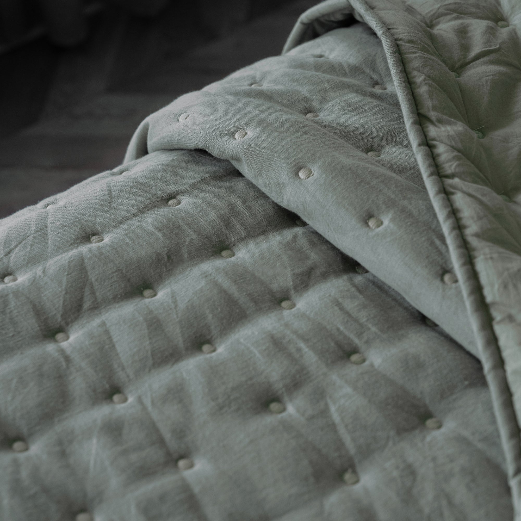 The Quilted Stitch Bedspread Set